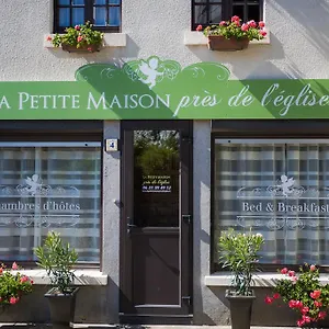 La Petite Maison Pres De L'eglise Frühstückspension Meillac